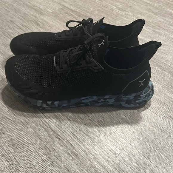 Men's Black Running Shoes - Picture 4 of 8